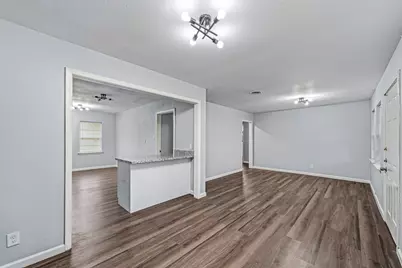 5859 Flamingo Drive, Houston, TX 77033 - Photo 8