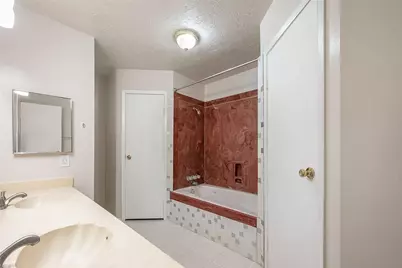 7615 Wovenwood Lane, Houston, TX 77041 - Photo 12
