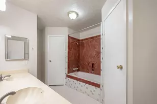 7615 Wovenwood Ln, Houston, TX 77041 - Photo 12