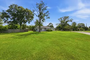 311 Burnett Dr, Baytown, TX 77520 - Photo 20