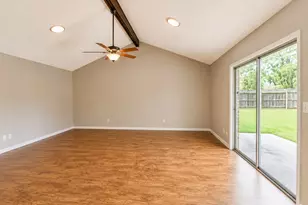 412 Breezy Ln, Wharton, TX 77488 - Photo 2