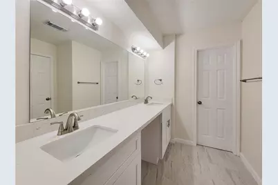 10703 Idlebrook Drive, Houston, TX 77070 - Photo 44