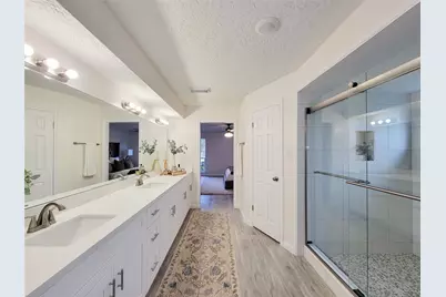 10703 Idlebrook Drive, Houston, TX 77070 - Photo 32