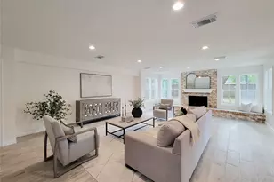 10703 Idlebrook Dr, Houston, TX 77070 - Photo 4