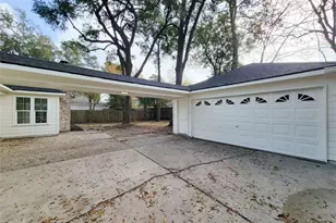 10703 Idlebrook Dr, Houston, TX 77070 - Photo 46