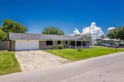 130 Bay Ridge Drive, Baytown, TX 77523 - Photo 4
