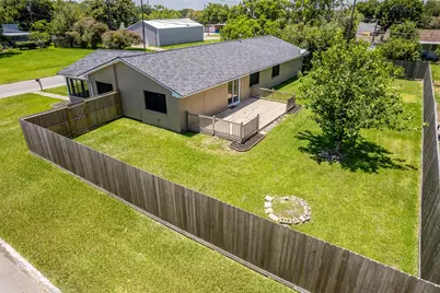 130 Bay Ridge Drive, Baytown, TX 77523 - Photo 32