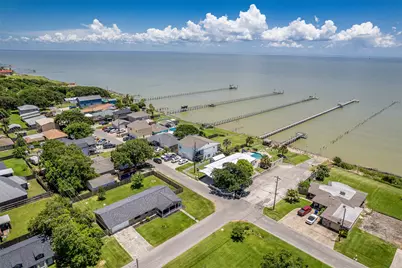 130 Bay Ridge Drive, Baytown, TX 77523 - Photo 36
