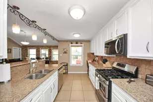 33 Clara Barton Ln, Galveston, TX 77551 - Photo 24