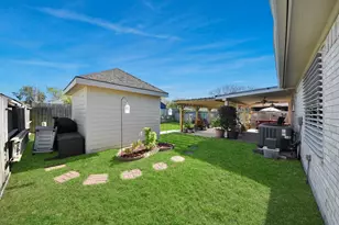 33 Clara Barton Ln, Galveston, TX 77551 - Photo 34