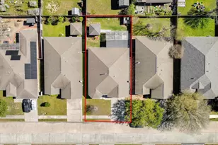 33 Clara Barton Ln, Galveston, TX 77551 - Photo 6