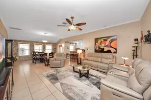 33 Clara Barton Ln, Galveston, TX 77551 - Photo 10