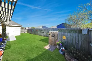 33 Clara Barton Ln, Galveston, TX 77551 - Photo 32