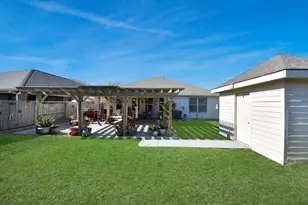 33 Clara Barton Ln, Galveston, TX 77551 - Photo 34