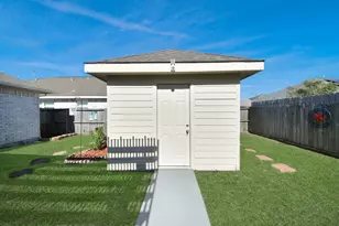 33 Clara Barton Ln, Galveston, TX 77551 - Photo 36