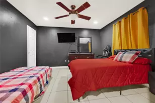 10010 Valley Park Dr, Houston, TX 77078 - Photo 14