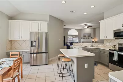 5710 Shady Hollow Court, Rosharon, TX 77583 - Photo 10