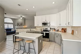 5710 Shady Hollow Ct, Rosharon, TX 77583 - Photo 2