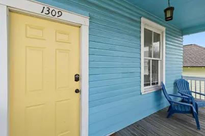 1309 Ursuline St, Galveston, TX 77550 - Photo 4