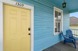 1309 Ursuline St, Galveston, TX 77550 - Photo 4