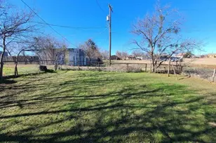 503 N Electra St, Electra, TX 76360 - Photo 2