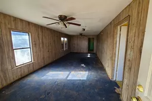 503 N Electra St, Electra, TX 76360 - Photo 2