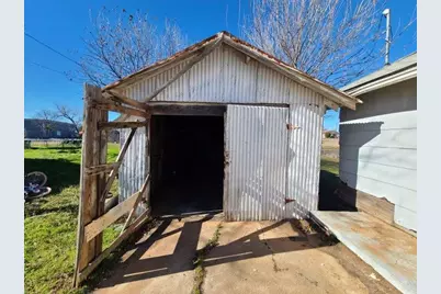 503 N Electra Street, Electra, TX 76360 - Photo 10