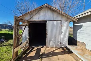 503 N Electra St, Electra, TX 76360 - Photo 10