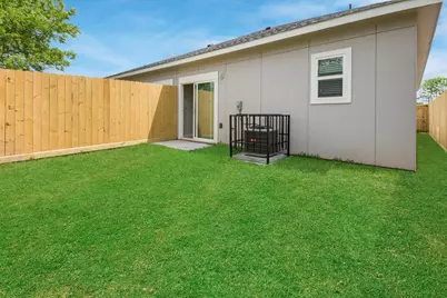 5911 Westover Street #B, Houston, TX 77033 - Photo 20