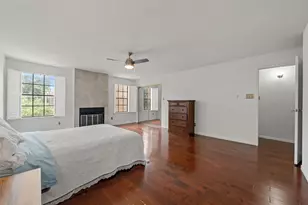 9850 Pagewood Ln, Houston, TX 77042 - Photo 14