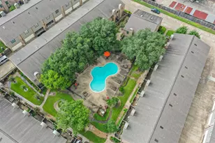 9850 Pagewood Ln, Houston, TX 77042 - Photo 32