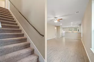10714 Catclaw Ct, Tomball, TX 77375 - Photo 4