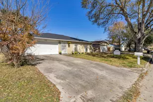 2026 Cool River, Houston, TX 77067 - Photo 2