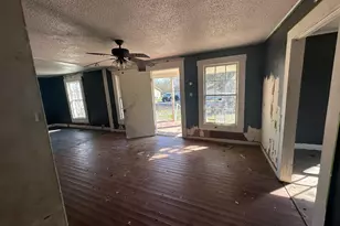 348 Walnut St, Donie, TX 75838 - Photo 10