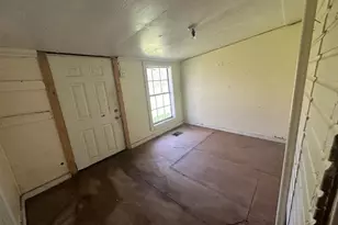 348 Walnut St, Donie, TX 75838 - Photo 8