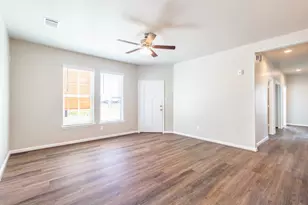 135 Pk Pl Cir, Waller, TX 77484 - Photo 4