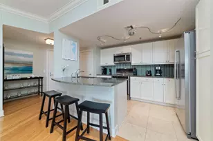 801 E Beach Dr, Galveston, TX 77550 - Photo 10