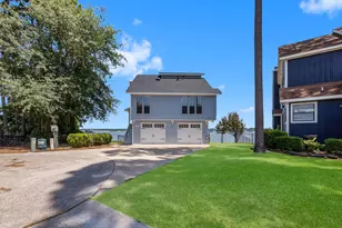 154 Point Dr, Onalaska, TX 77360 - Photo 8