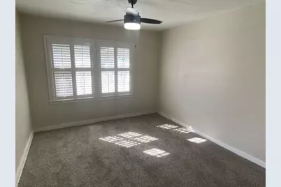 5939 Belarbor Street, Houston, TX 77033 - Photo 8