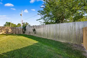 228 Laura Leigh Ln, Angleton, TX 77515 - Photo 34