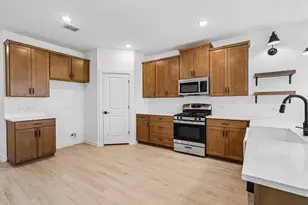 559 Day Sta Dr, Dayton, TX 77535 - Photo 8