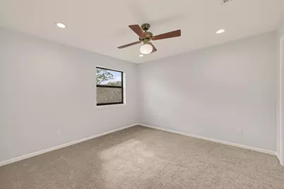 16 Town Oaks Place, Bellaire, TX 77401 - Photo 28