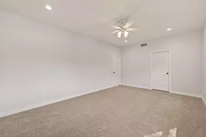 16 Town Oaks Place, Bellaire, TX 77401 - Photo 38