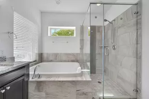 8710 Strongoak Ln., Houston, TX 77055 - Photo 18