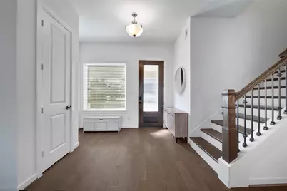 8710 Strongoak Lane, Houston, TX 77055 - Photo 2