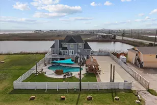 319 Francis Cove, Surfside Beach, TX 77541 - Photo 2