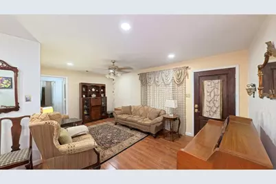 10110 Royal Oaks Drive, Houston, TX 77016 - Photo 2