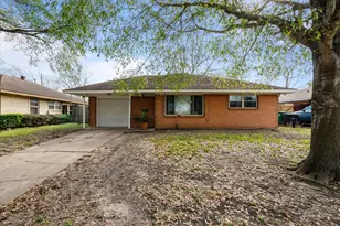 2423 Metz St, Houston, TX 77034 - Photo 2