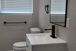 917 Temple Dr, Hitchcock, TX 77563 - Photo 26