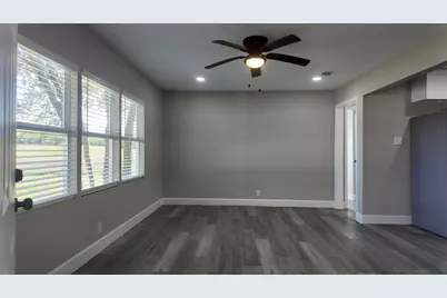 917 Temple Drive, Hitchcock, TX 77563 - Photo 2